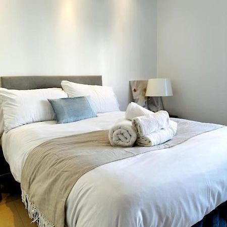 2Bed Apartment Farringdon St Paul Long Stay Discounts By Cozystays Лондон Экстерьер фото
