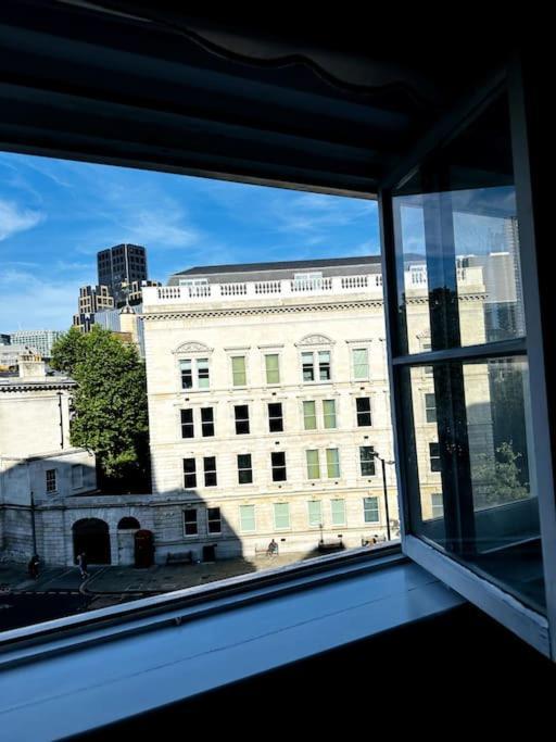 2Bed Apartment Farringdon St Paul Long Stay Discounts By Cozystays Лондон Экстерьер фото