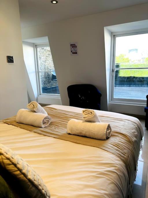 2Bed Apartment Farringdon St Paul Long Stay Discounts By Cozystays Лондон Экстерьер фото