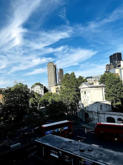 2Bed Apartment Farringdon St Paul Long Stay Discounts By Cozystays Лондон Экстерьер фото