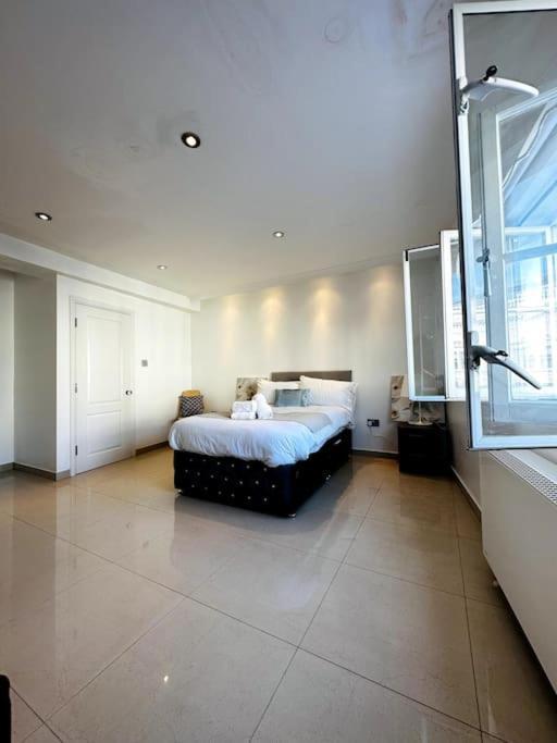 2Bed Apartment Farringdon St Paul Long Stay Discounts By Cozystays Лондон Экстерьер фото