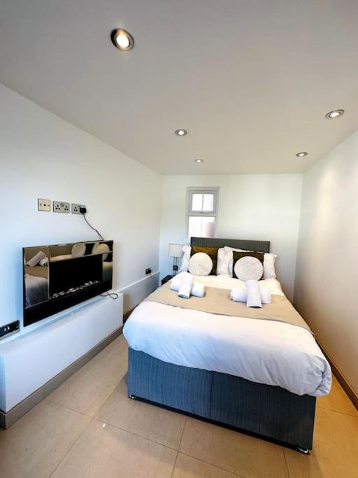 2Bed Apartment Farringdon St Paul Long Stay Discounts By Cozystays Лондон Экстерьер фото